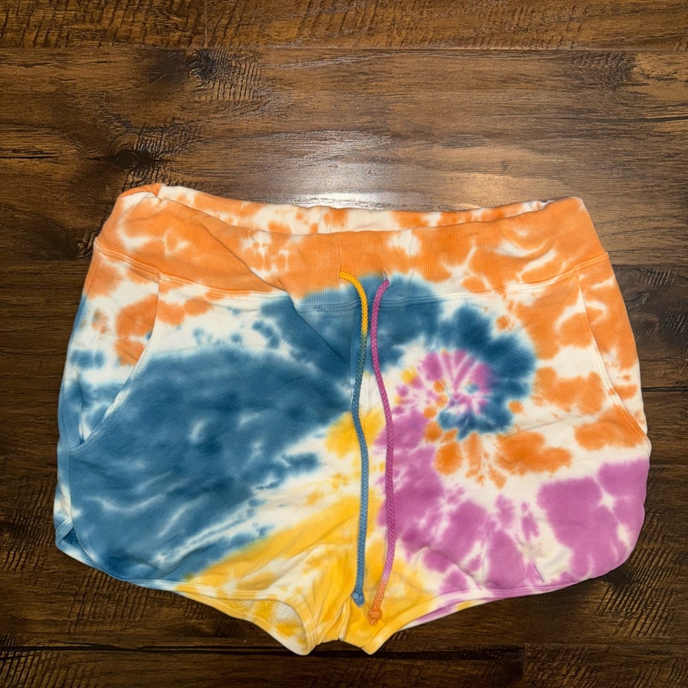 NWOT DAYDREAMER SHORTS SIZE MEDIUM‎ TIE DYE